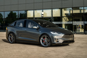 Tesla X with Ohm Wheels Lightning